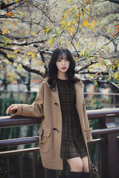 Những kiểu áo khoác dạ nữ đẹp đến mê hồn theo phong cách Hàn Quốc - hình 2