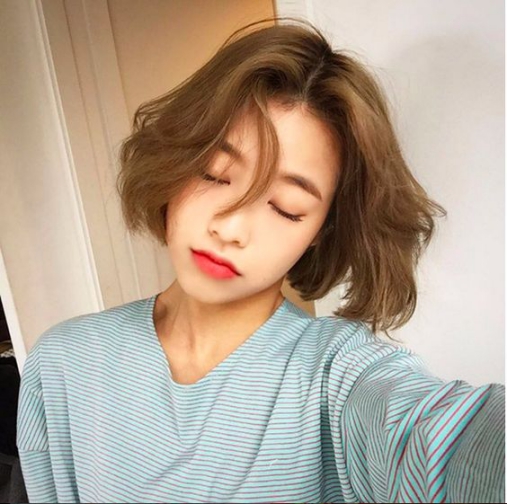 Kiểu tóc nữ ngắn xoăn Hàn Quốc đẹp nhất - Hình ảnh số 3