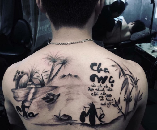 Hình xăm tattoo cha mẹ nữa lưng đẹp được nhiều sự quan tâm và chú ý từ các bạn trẻ tại Việt Nam