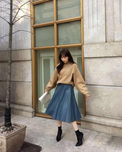 Những cách kết hợp chân váy xòe với áo len đẹp nhất - mẫu 2