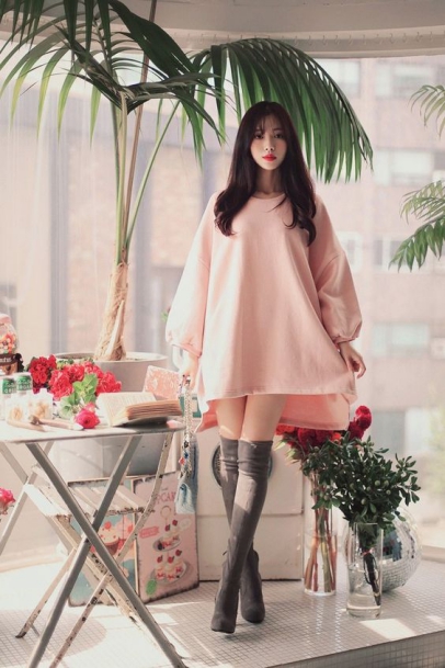 Ngắm nhìn chiếc đầm suông rộng kiểu Hàn Quốc cô mặc đi chơi, đi du lịch - Hình 3