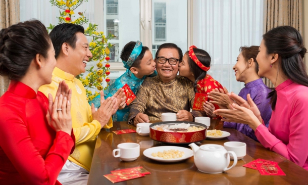 Gia đình xum họp vui xuân Dương lịch - Âm lịch 2020