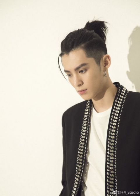 Xu hướng tóc nam phong cách Hàn Quốc đang lên ngôi dành cho phái mạnh - Hình ảnh số 1