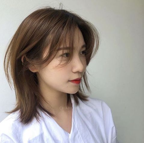 Kiểu tóc mullet nữ Hàn Quốc tự tin tỏa nắng khi xuống phố