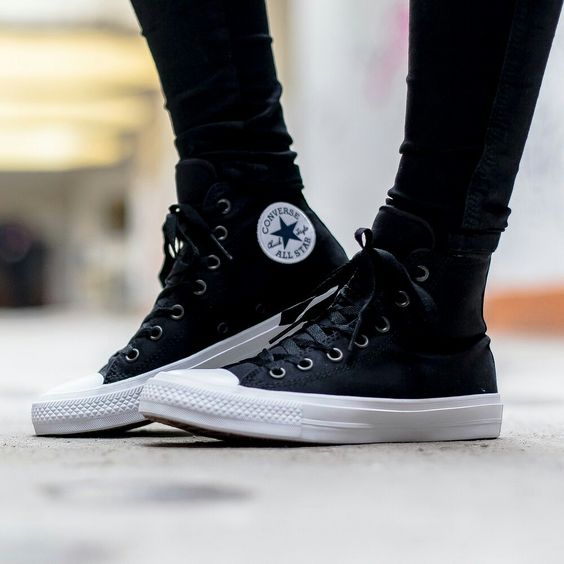 Giày thể thao cổ cao Chuck Taylor All Star II Boot